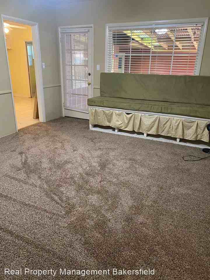 133 La Mesa Dr - Photo 3 of 18