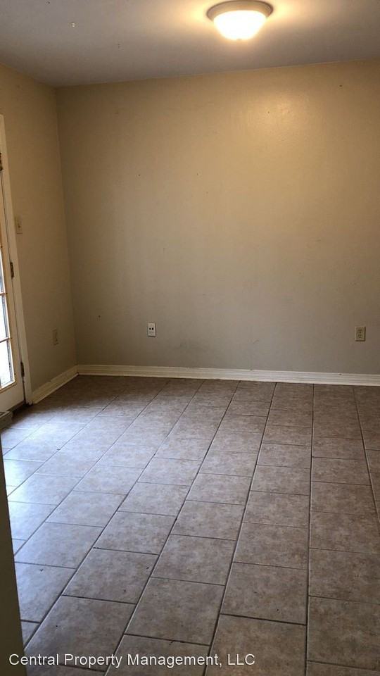 1445254 Central Woods Apartments 14452 Central Woods Ave 54