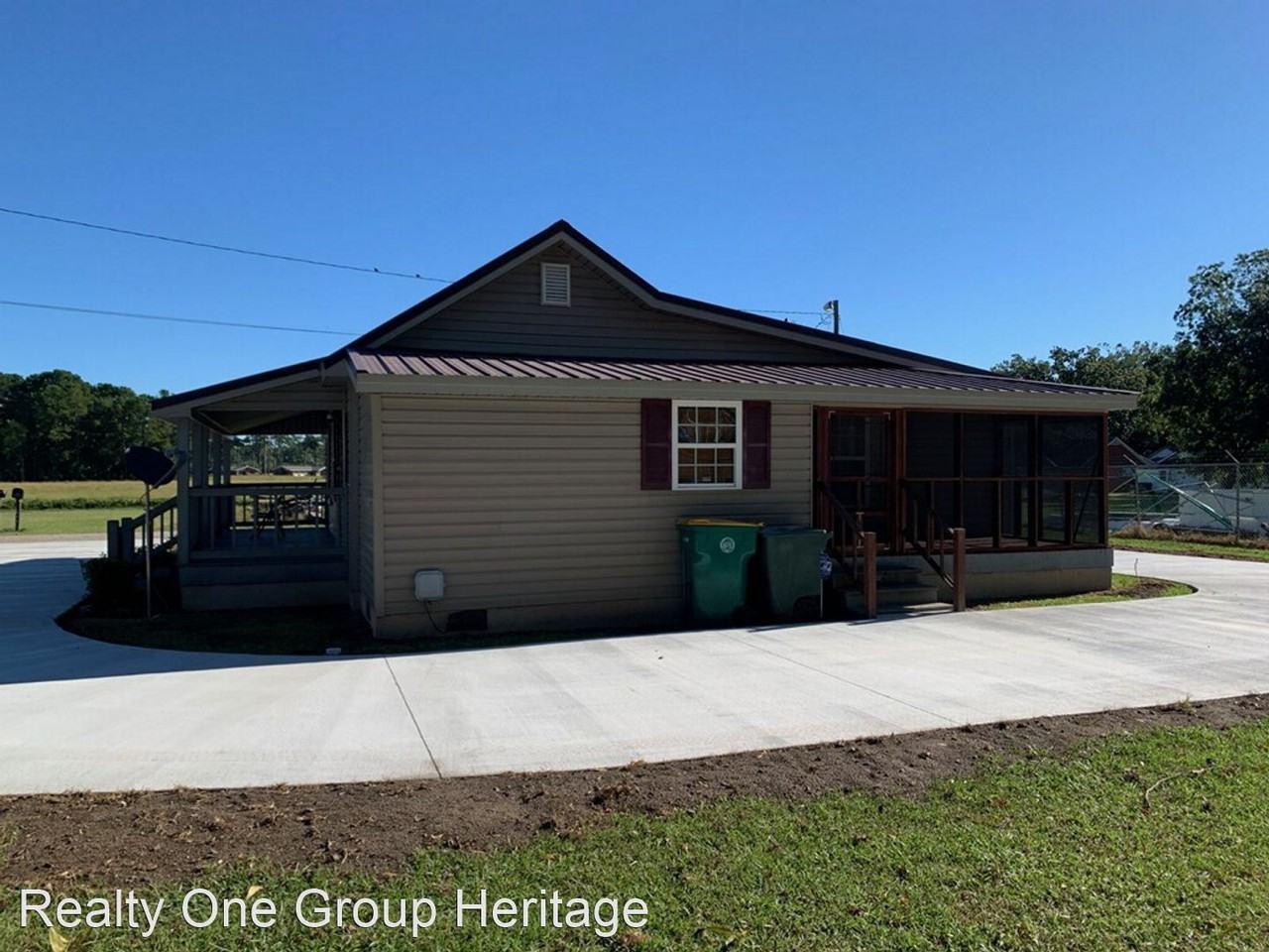 411 Franklin Ave - Photo 2 of 2