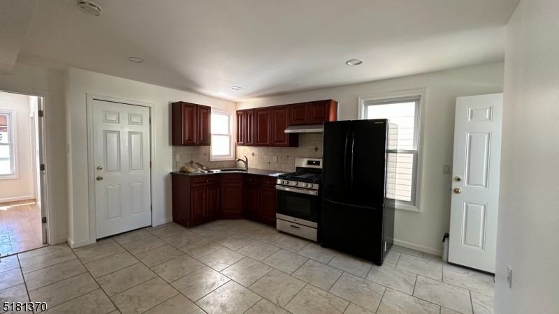 32 Brown Ave #2ndFL - Photo 2 of 13