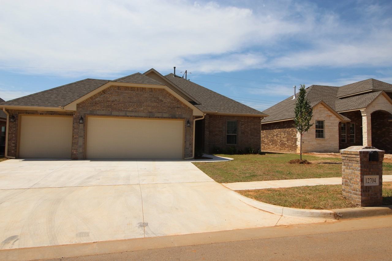 12704 NW 5th St - Photo 2 of 21