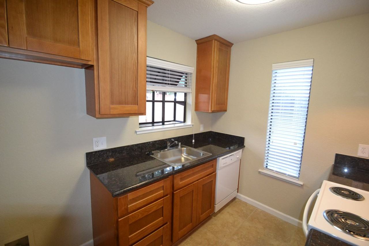 1646 Vallarta Cir - Photo 3 of 11