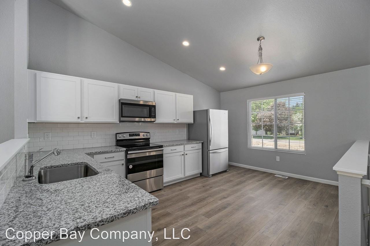 4004 Sumner Dr - Photo 2 of 19