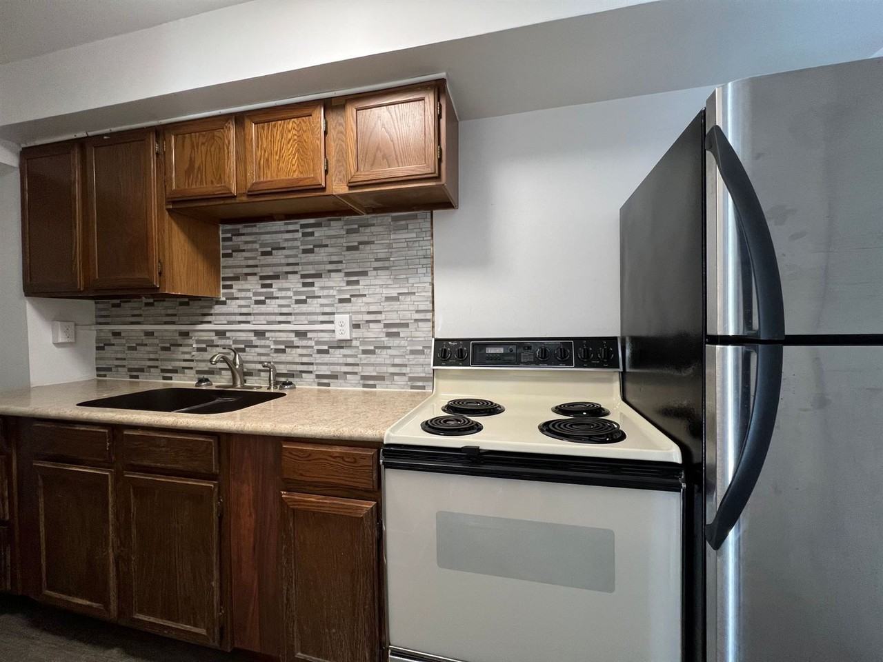 1428/1430 1st Ave North - Photo 3 of 9