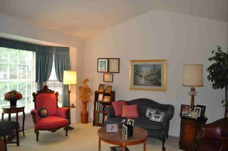 10728 N Magnolia Dr - Photo 3 of 9