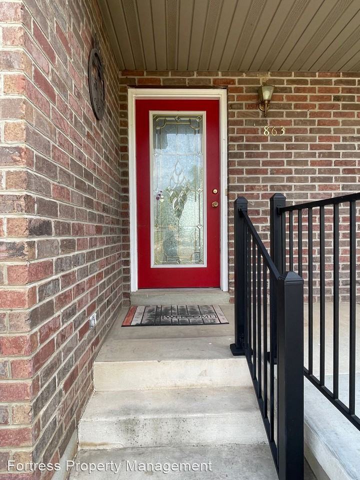 863 N Harrisville Rd - Photo 3 of 24