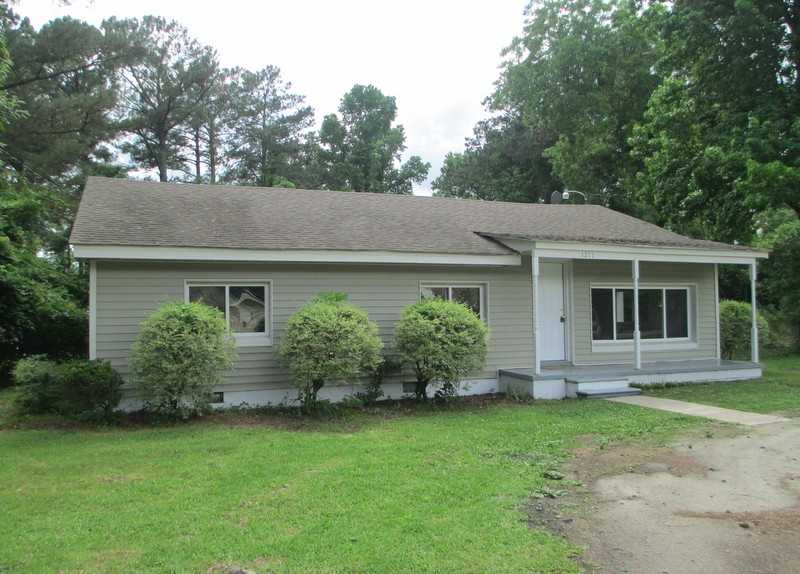 1211 Highland Ave - Photo 2 of 13