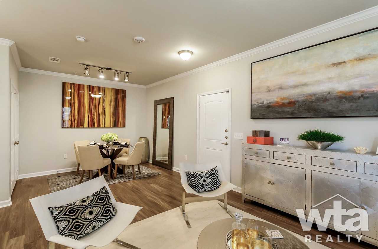 5525 MANSIONS BLUFFS - Photo 2 of 25