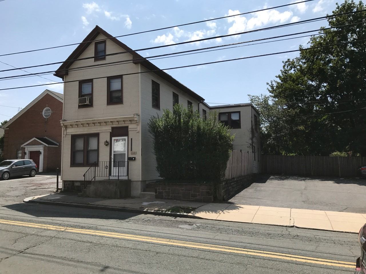 216 Beech St - Photo 2 of 2