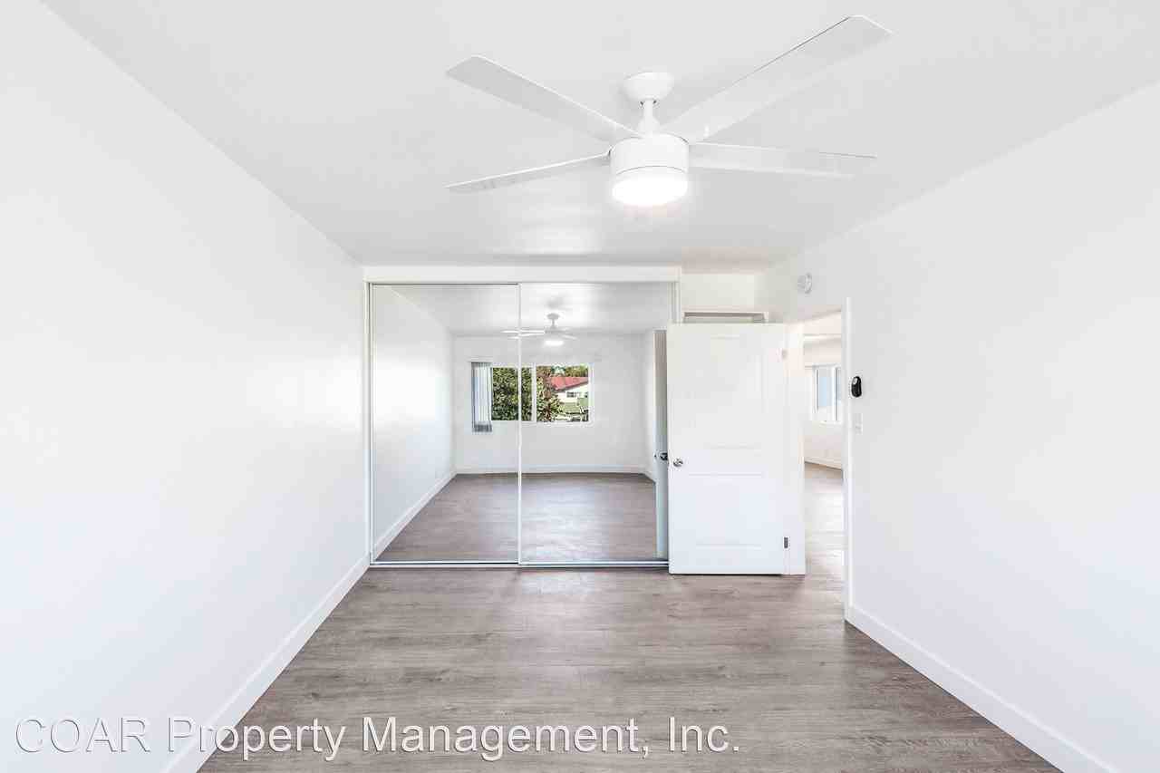 2320 E 6th Street - Photo 3 of 7