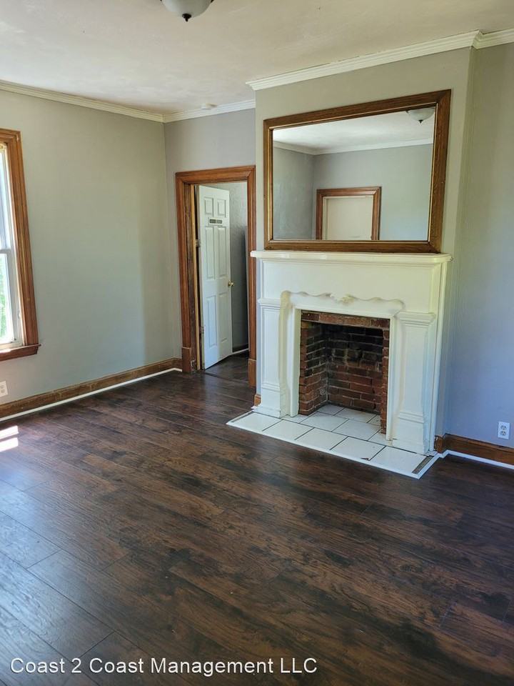 525 8th St - Photo 3 of 16