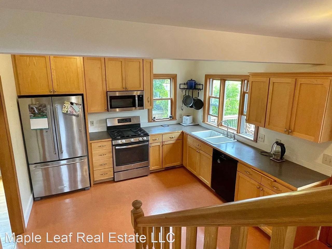 839 Ne 92nd St - Photo 2 of 28