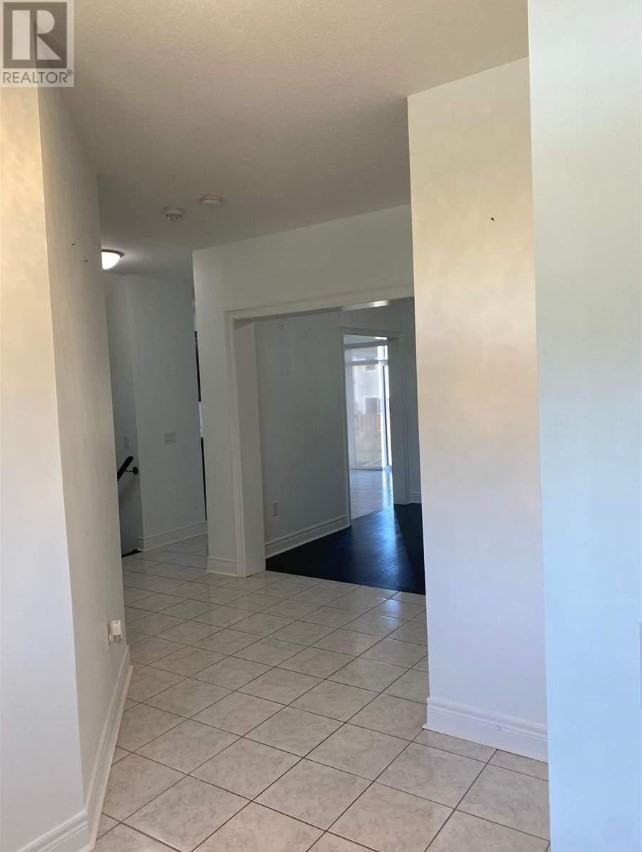 529 Dunlop Crt - Photo 2 of 10