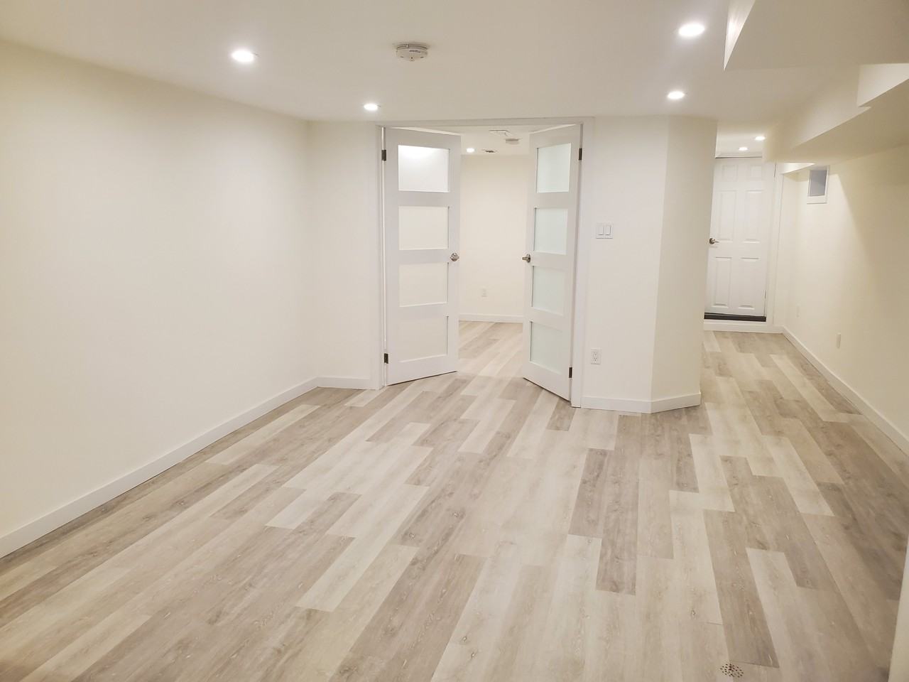 679 Vaughan Road - Photo 7 of 9