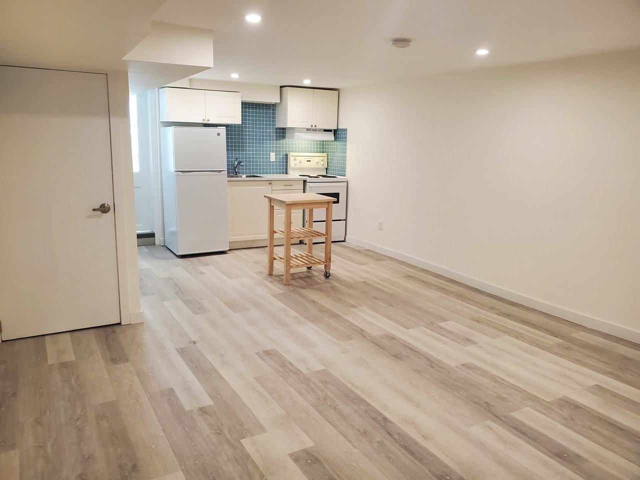679 Vaughan Road - Photo 5 of 9