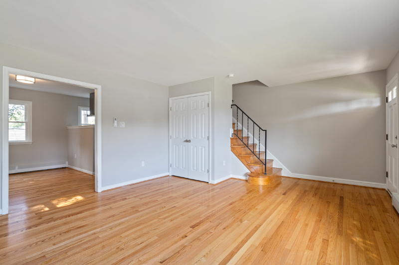 707 Fairview Avenue - Photo 3 of 27