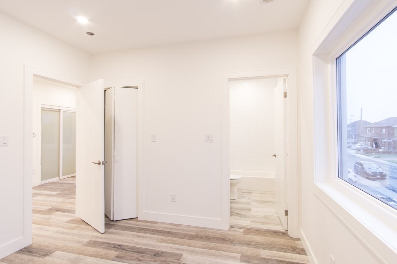 71 Chamberlain Avenue