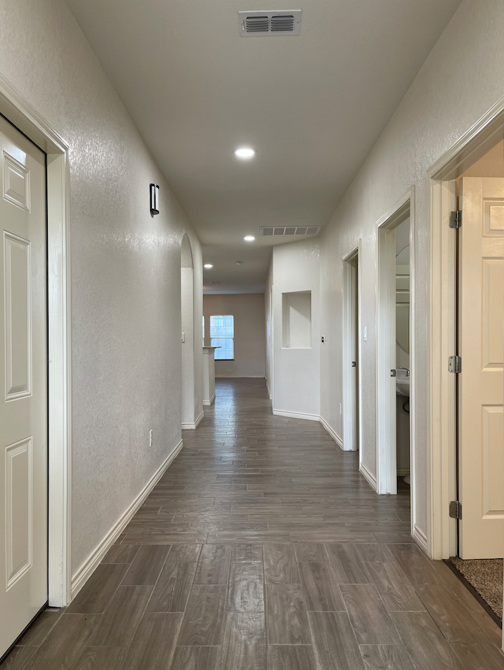 7015 Hallie Ridge San Antonio, Tx. 78227 #1 - Photo 4 of 30