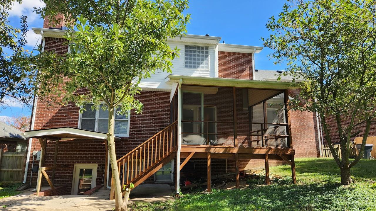 3305 Mallory Circle - Photo 5 of 23