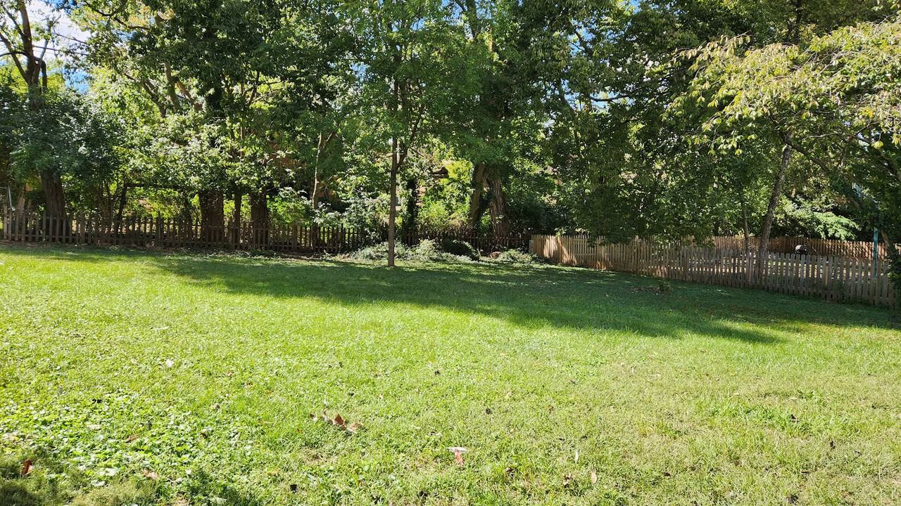 3305 Mallory Circle - Photo 7 of 23