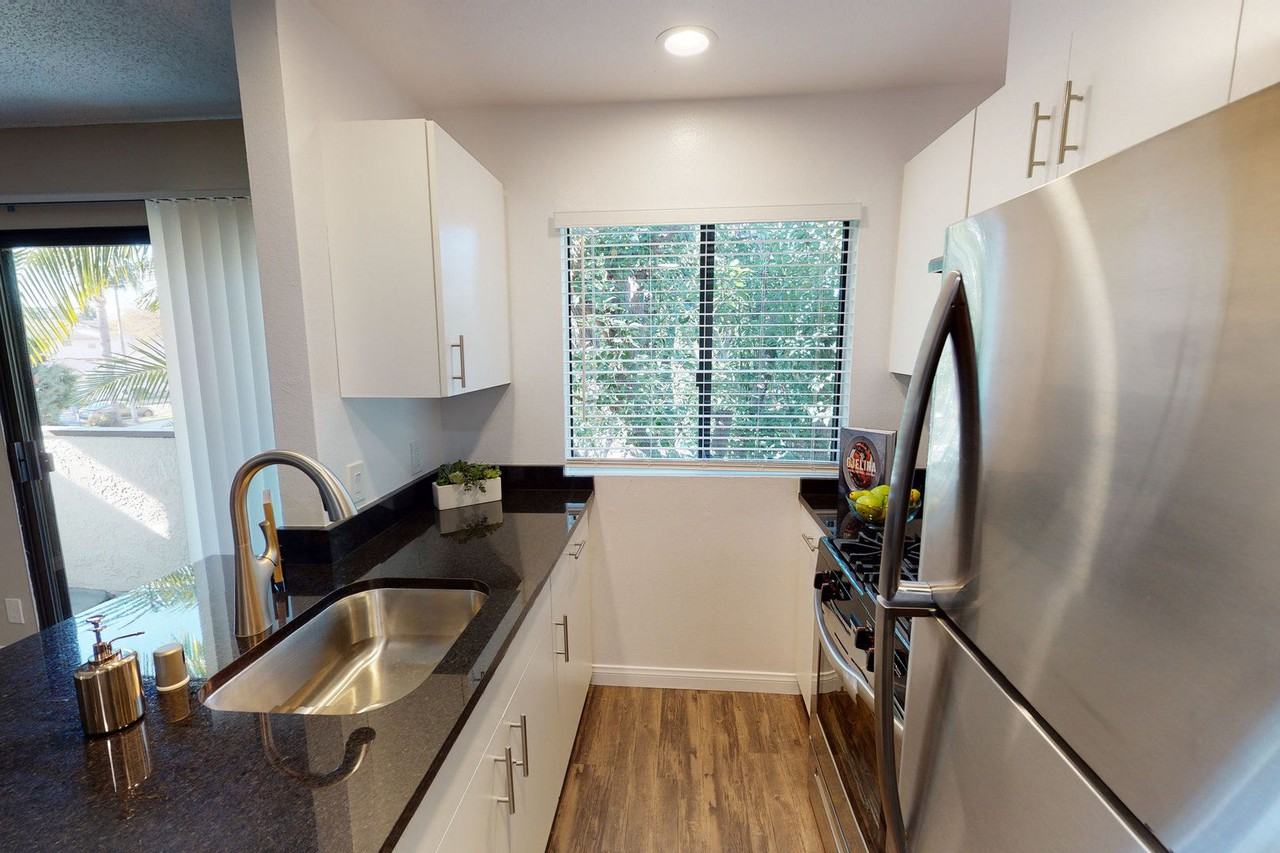 Mentone Apartments - Photo 5 of 74