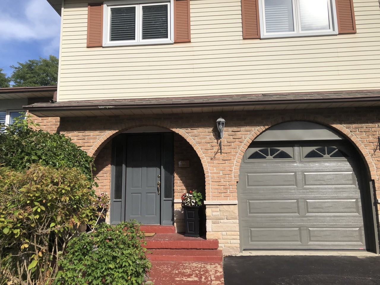 16 Mansfield Crescent #Main - Photo 2 of 12