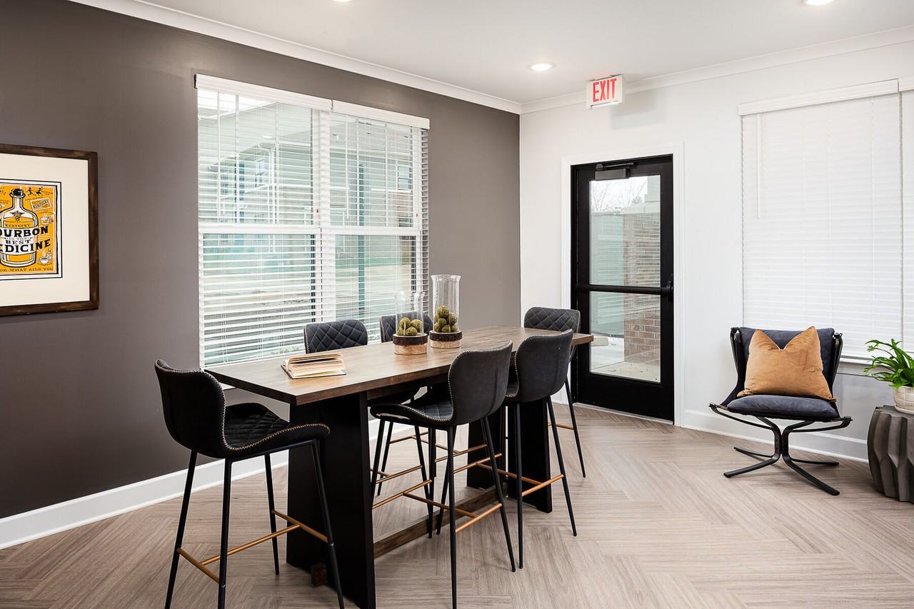 Frontgate Apartments 7400 Snow Bend Ave, Louisville, KY 40228 Zumper