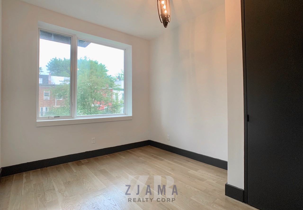 242 Hawthorne St #2B - Photo 5 of 11