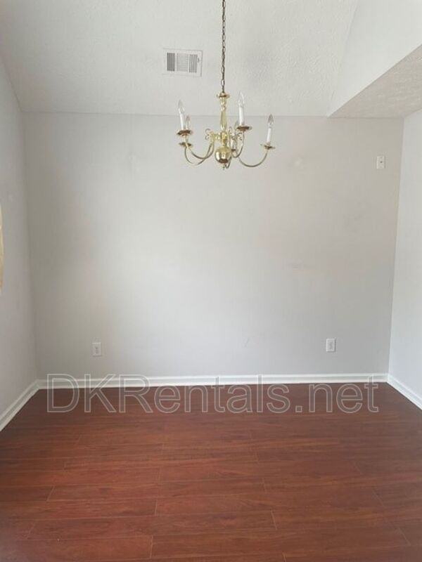 1109 Mary Lee Ct - Photo 3 of 33