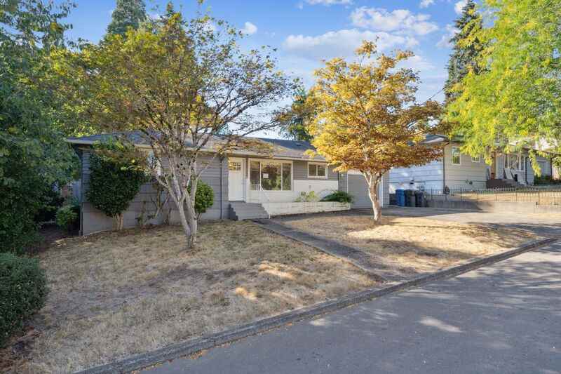 2895 Cottage St Se - Photo 2 of 30