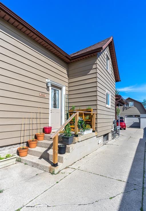 12346 Arbour Street - Photo 3 of 16
