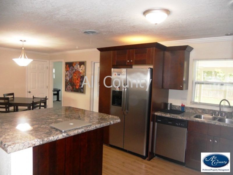 250 Bel Aire Dr - Photo 3 of 13