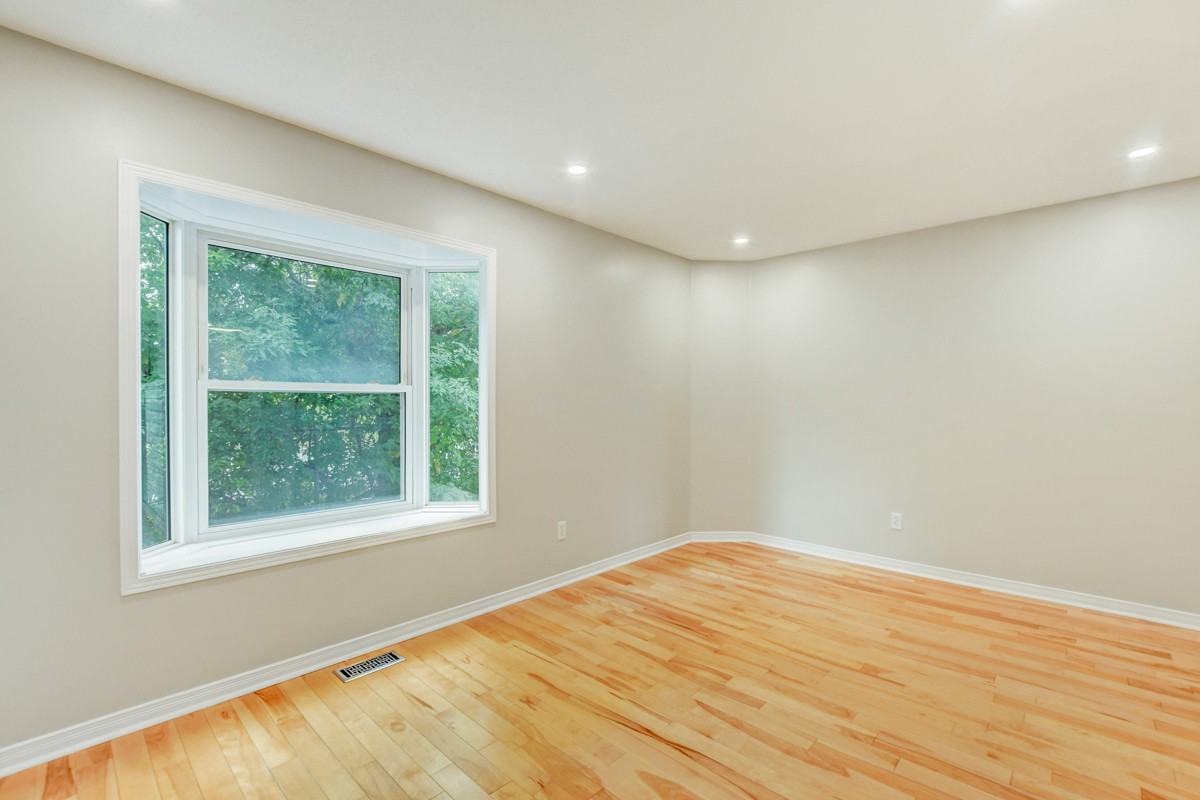 10 Hintonburg Place Apartments 10 Hintonburg Pl, Ottawa, ON K1Y 4W6