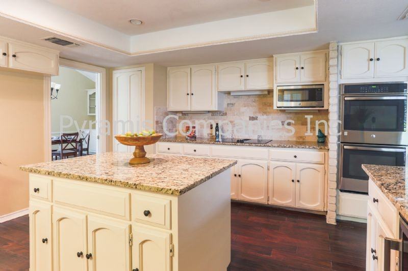 12602 Hunters Chase St - Photo 2 of 21