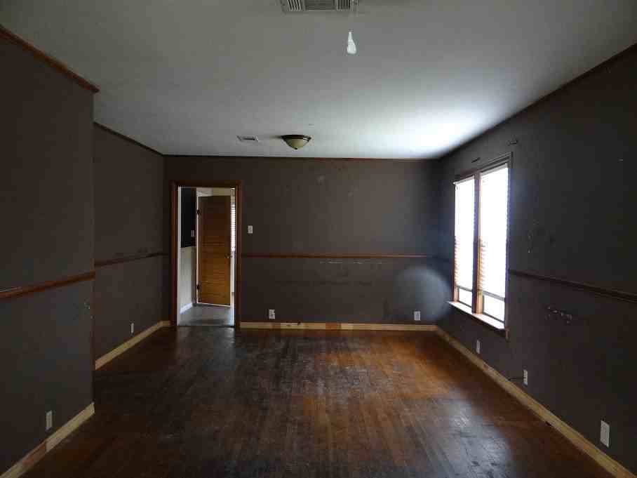 6301 Val St - Photo 2 of 12