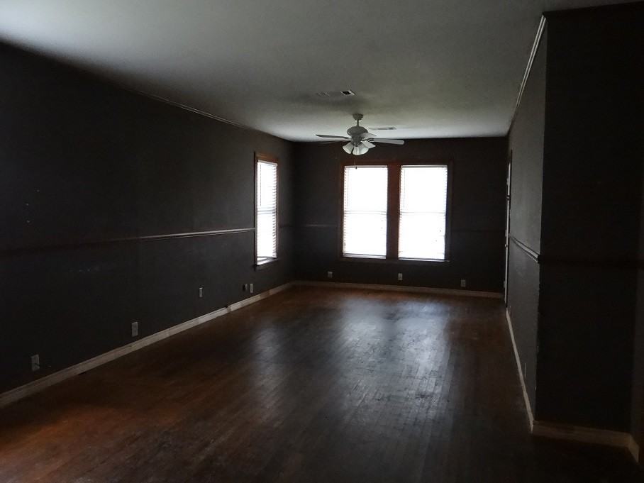 6301 Val St - Photo 3 of 12