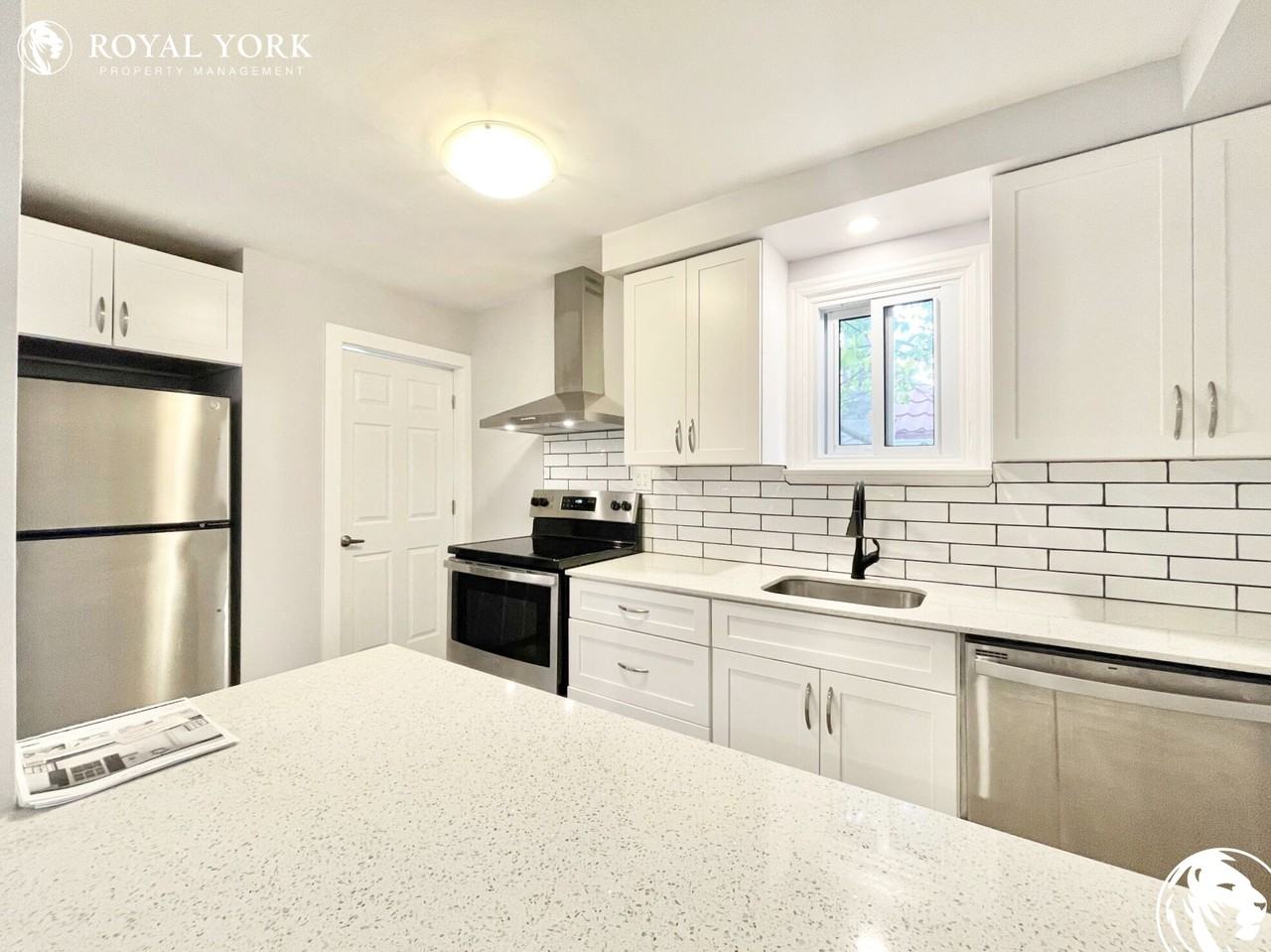 11 Cliftonvale Ave - Photo 2 of 39