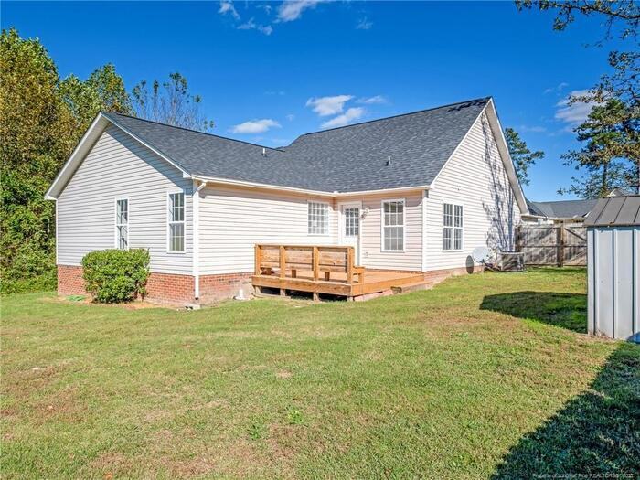 301 Sanford Ct - Photo 2 of 22