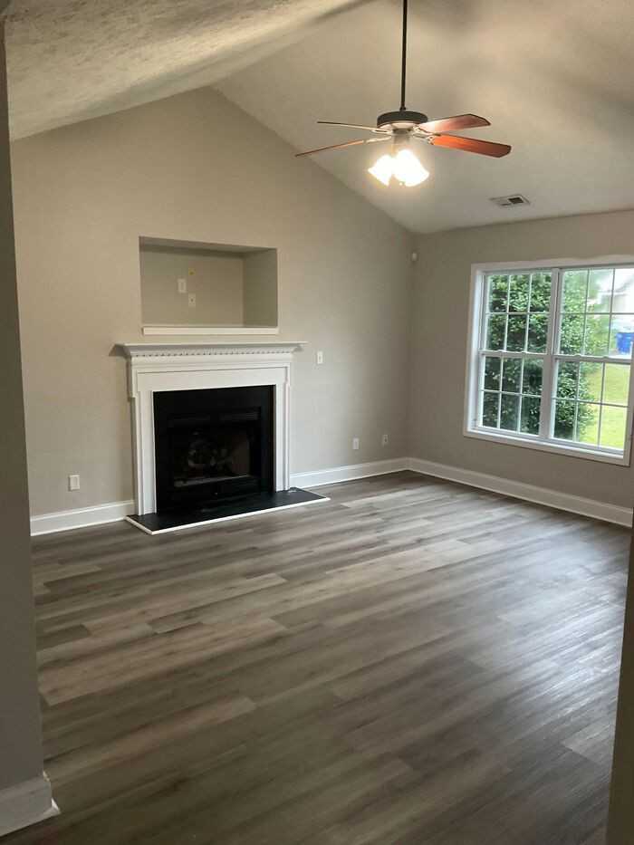 301 Sanford Ct - Photo 3 of 22