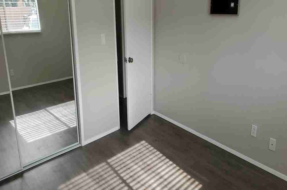 Shadow Glen - Photo 2 of 35