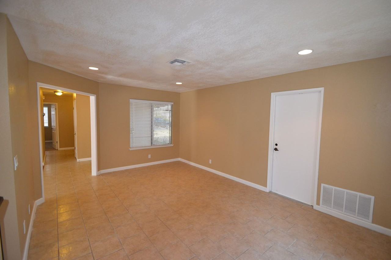 51 Tundra Way - Photo 3 of 13
