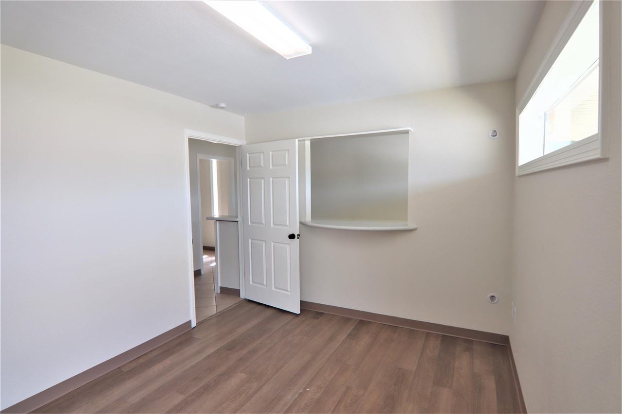 1037 S Main St #1 - Photo 3 of 15
