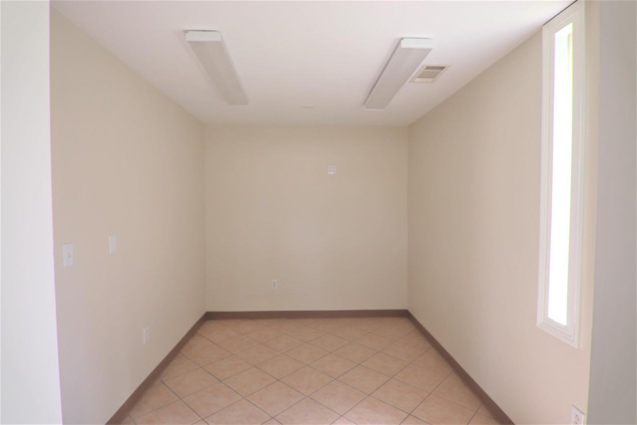1037 S Main St #1 - Photo 5 of 15