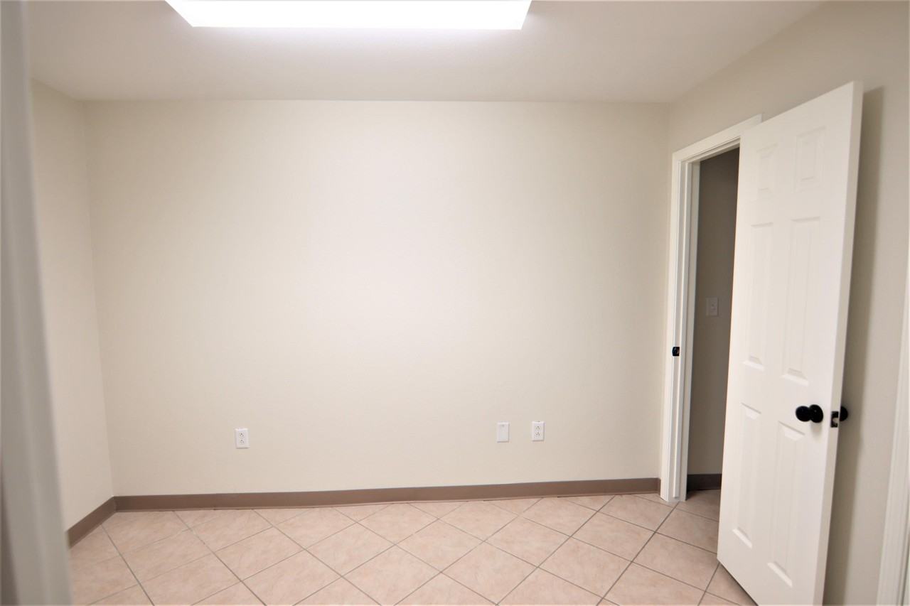 1037 S Main St #1 - Photo 6 of 15