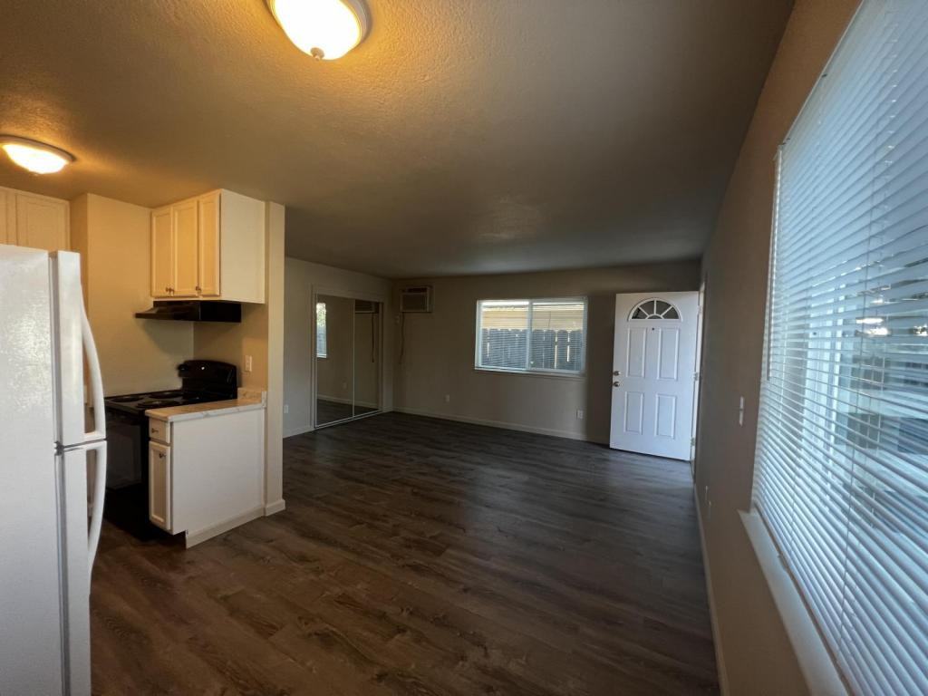 510 N 5th Ave - Photo 3 of 9