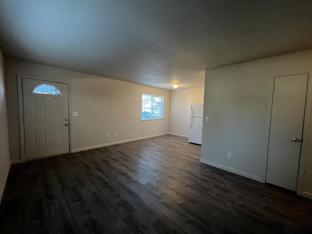 510 N 5th Ave - Photo 4 of 9