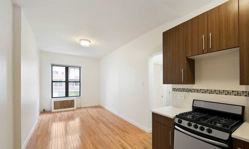 Amsterdam Ave & West 85th St #5B