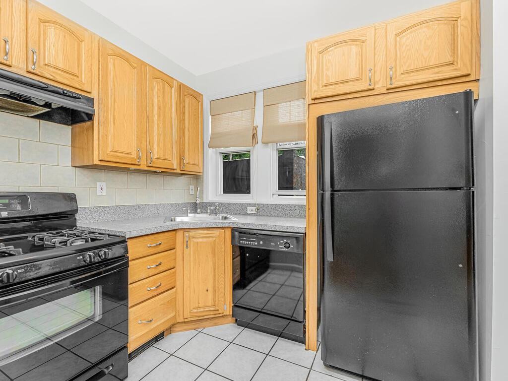 453 W 261st St #2 - Photo 2 of 23