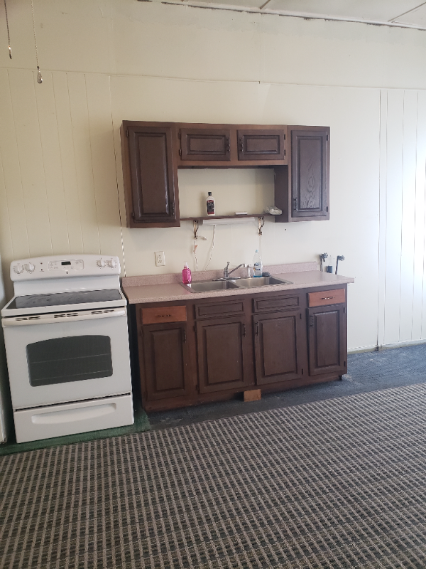 326 Beaver St - Photo 2 of 5