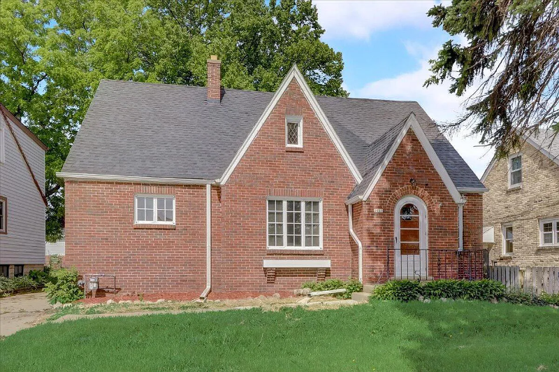 3637 S 60th St - Photo 2 of 23